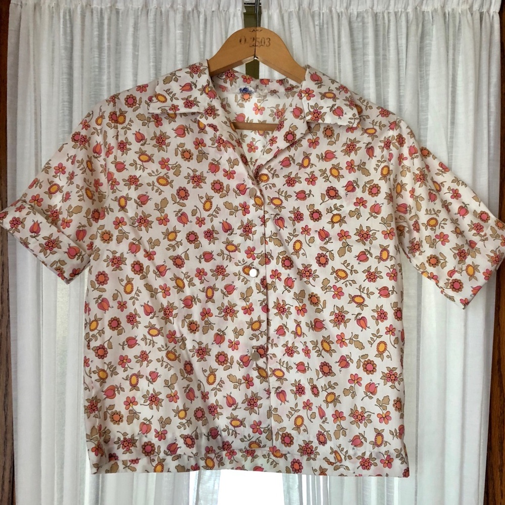 Vintage Pink Floral button front blouse